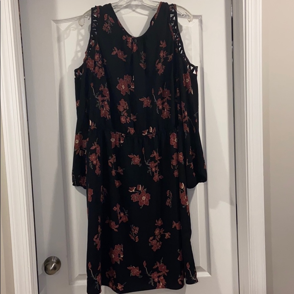 Dress - Picture 2 of 3
